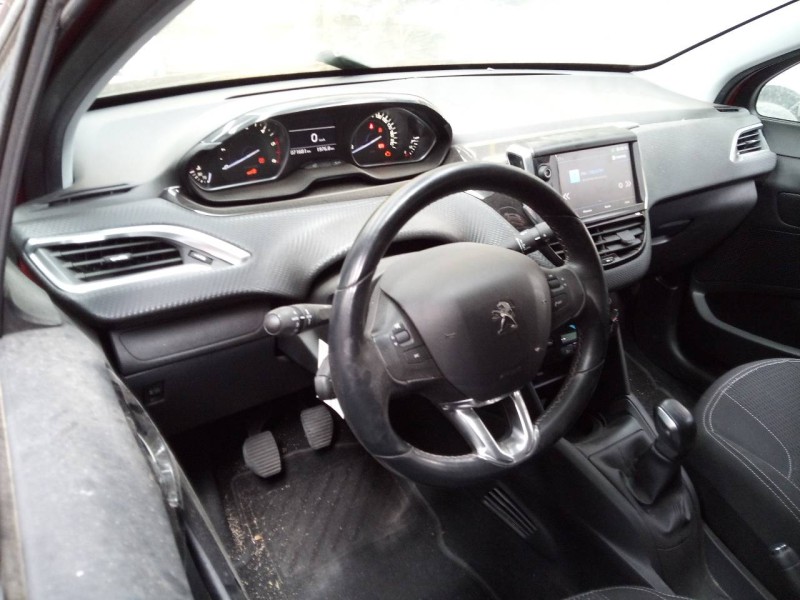 peugeot 208 del año 2017