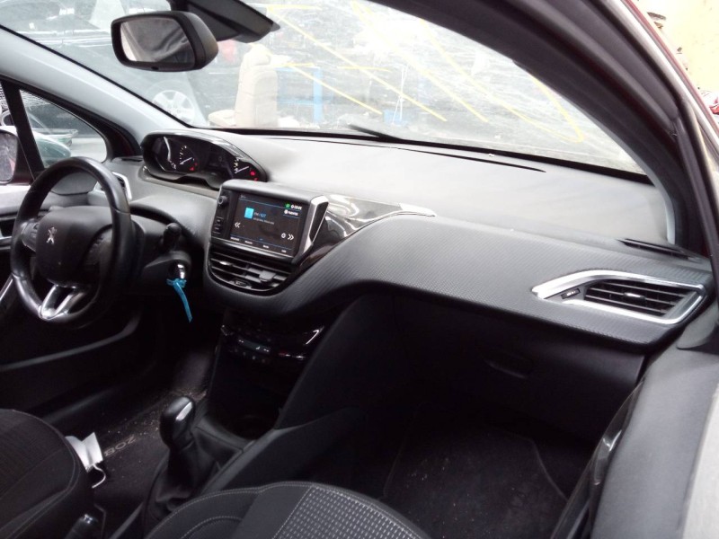peugeot 208 del año 2017