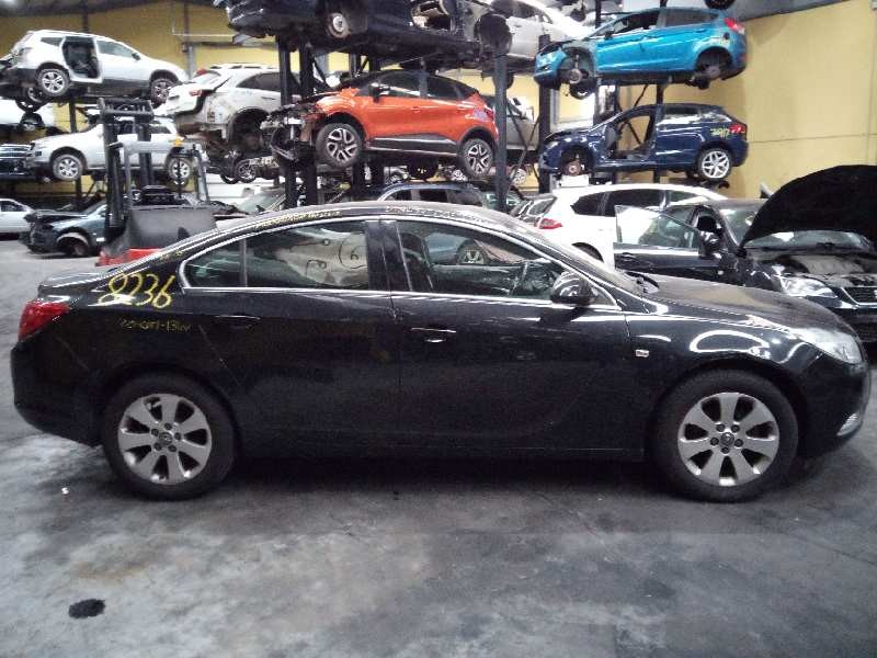 opel insignia berlina del año 2010