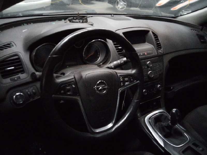 opel insignia berlina del año 2010