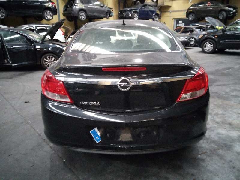 opel insignia berlina del año 2010