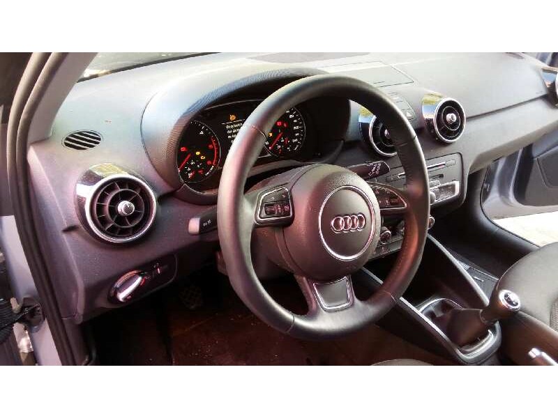 audi a1 sportback (8xf) del año 2016