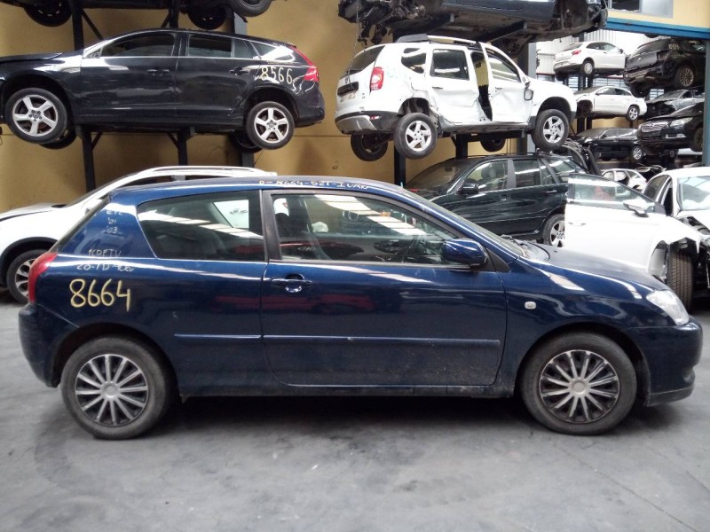 toyota corolla (e12) del año 2001