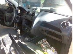 ford fiesta (cbk) del año 2001 2