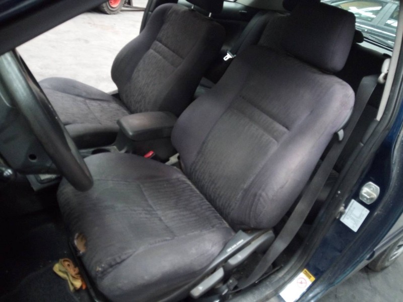 toyota corolla (e12) del año 2001