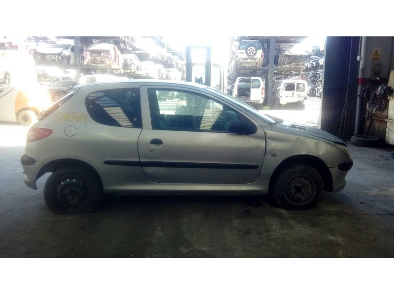 peugeot 206 berlina del año 2001