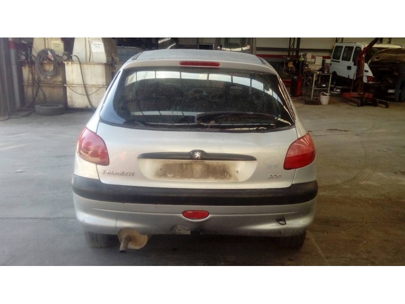 peugeot 206 berlina del año 2001