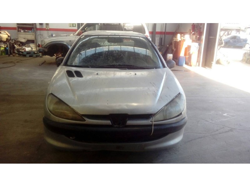 peugeot 206 berlina del año 2001