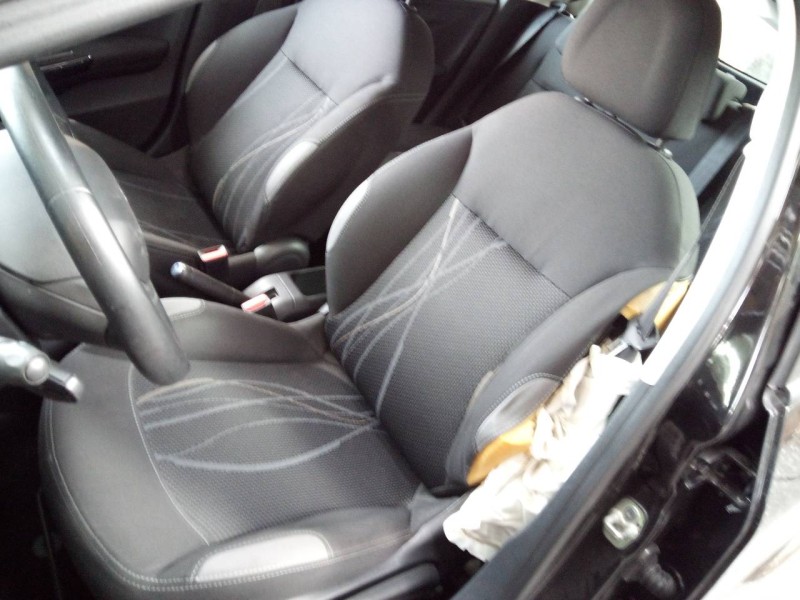 peugeot 208 del año 2014