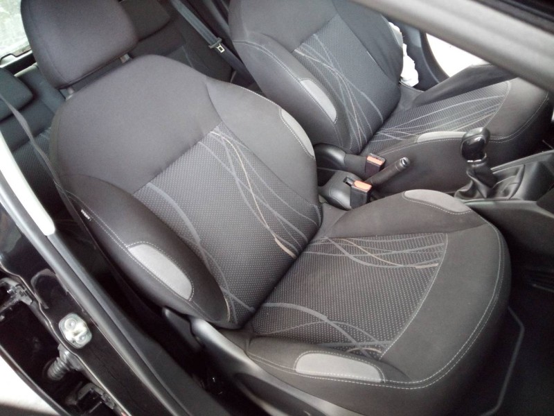 peugeot 208 del año 2014