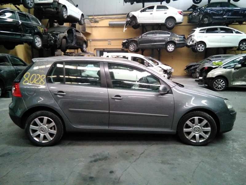 volkswagen golf v berlina (1k1) del año 2004