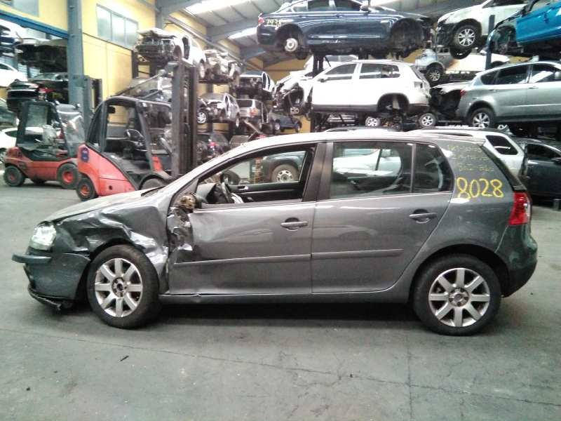 volkswagen golf v berlina (1k1) del año 2004