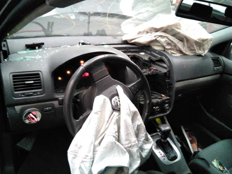 volkswagen golf v berlina (1k1) del año 2004