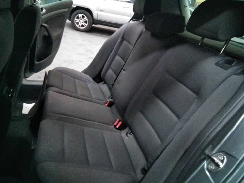 volkswagen golf v berlina (1k1) del año 2004