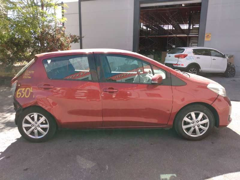 toyota yaris del año 2011