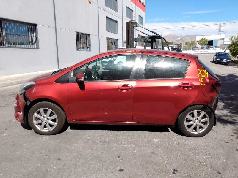 toyota yaris del año 2011