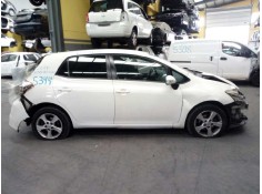 toyota auris del año 2011