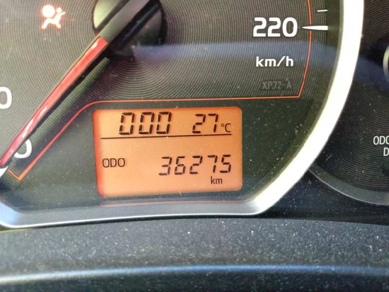 toyota yaris del año 2011