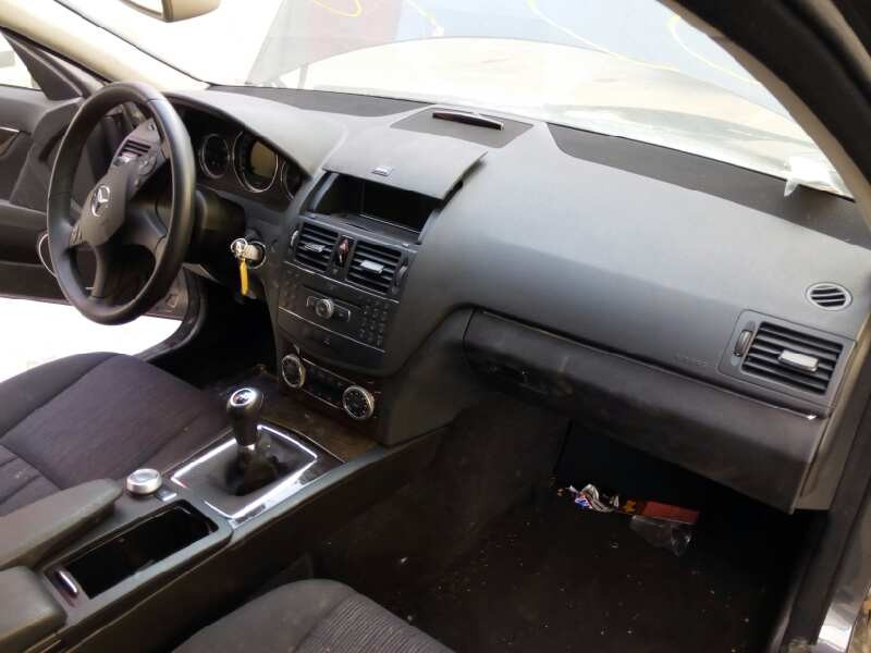 mercedes-benz clase c (w204) berlina del año 2008