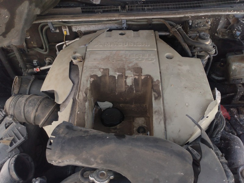 mitsubishi montero (v60/v70) del año 2001