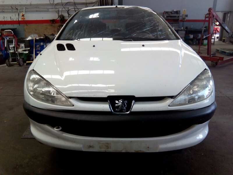 peugeot 206 berlina del año 2002