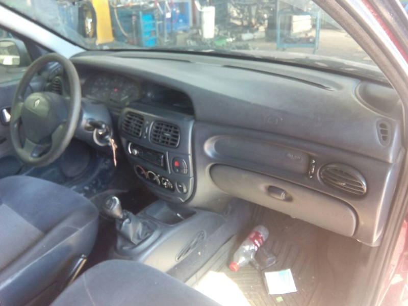 renault megane i fase 2 berlina (ba0) del año 2002