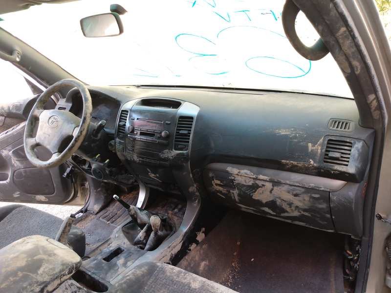 toyota land cruiser (j12) del año 2002