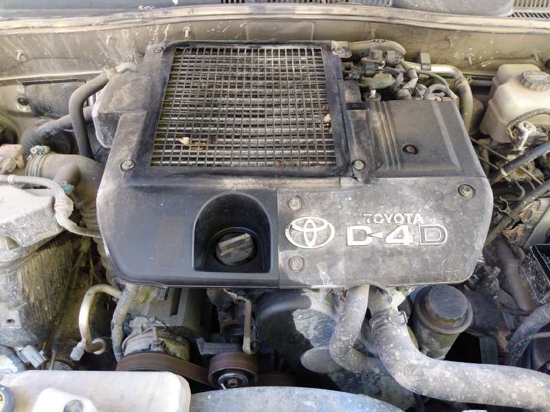 toyota land cruiser (j12) del año 2002