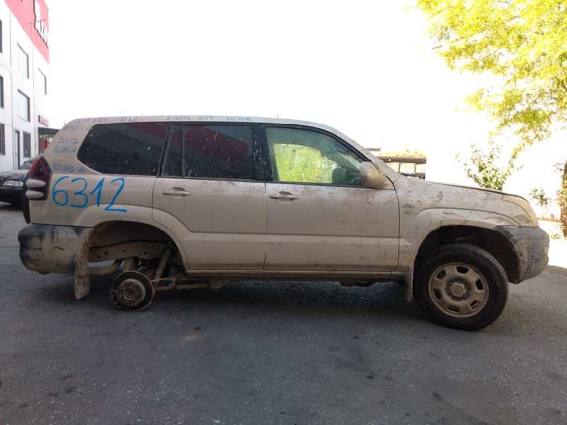 toyota land cruiser (j12) del año 2002