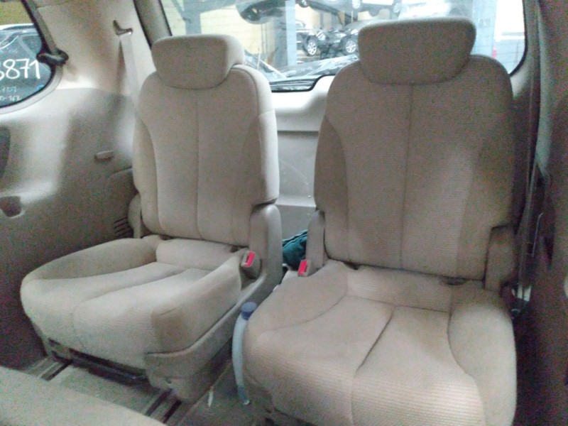 kia carnival del año 2007