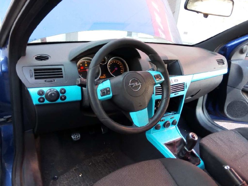opel astra gtc del año 2006