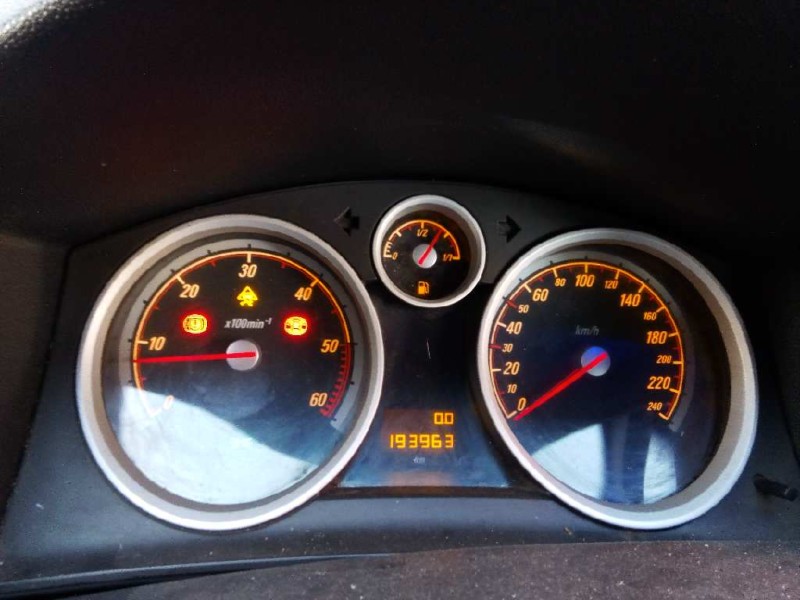 opel astra gtc del año 2006