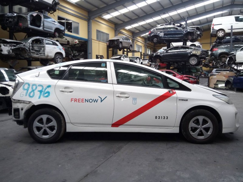 toyota prius (nhw30) del año 2015