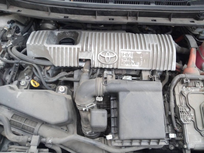 toyota prius (nhw30) del año 2015