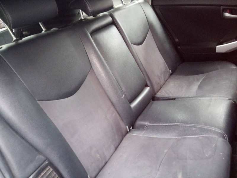 toyota prius (nhw30) del año 2015