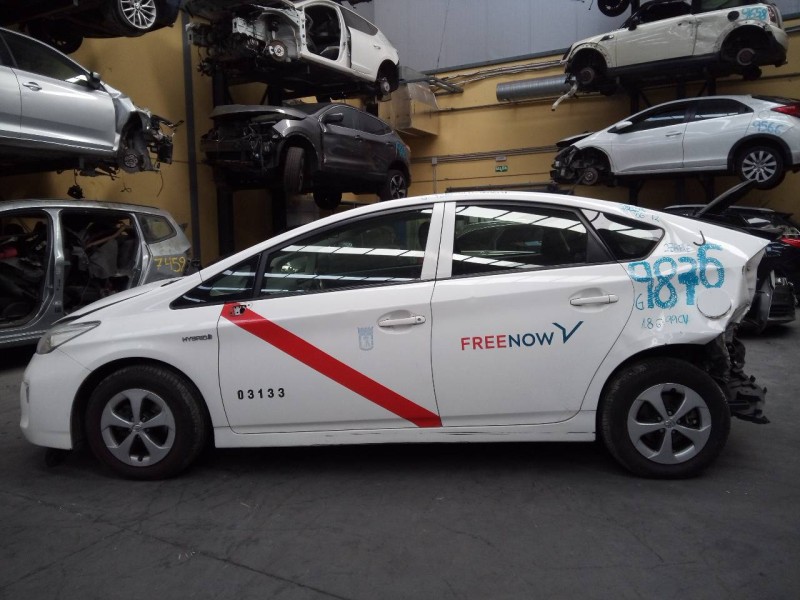 toyota prius (nhw30) del año 2015