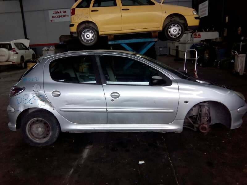 peugeot 206 berlina del año 2004