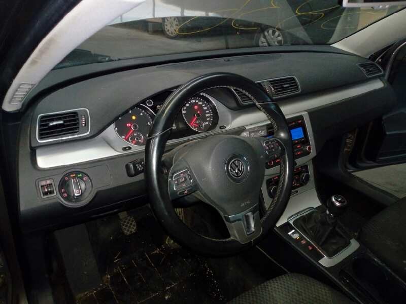 volkswagen passat lim. (362) del año 2011