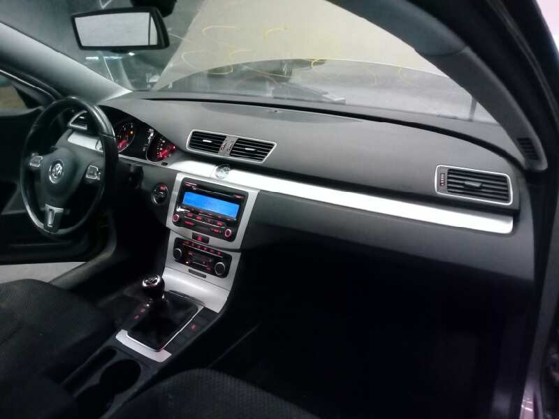 volkswagen passat lim. (362) del año 2011