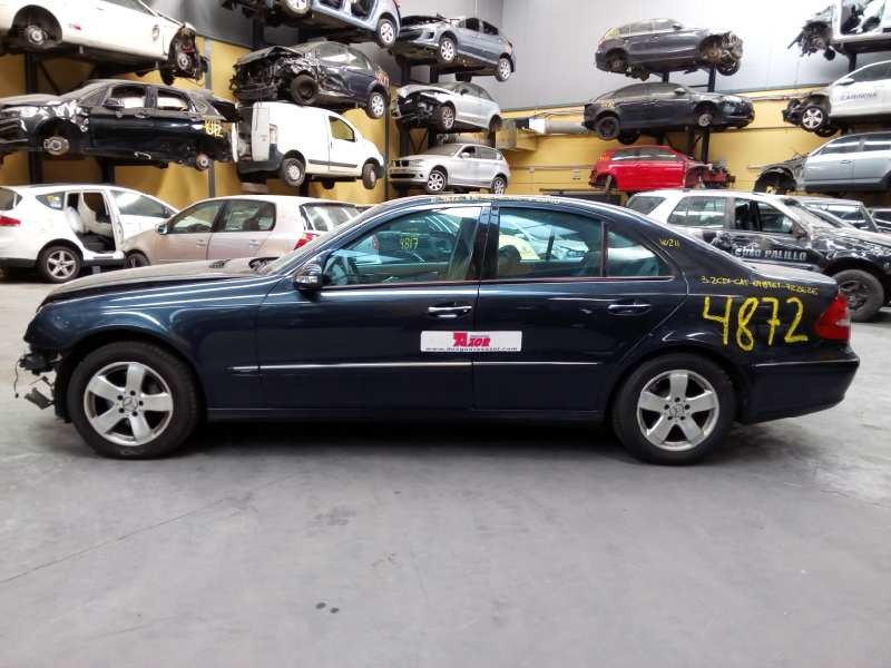mercedes-benz clase e (w211) berlina del año 2003