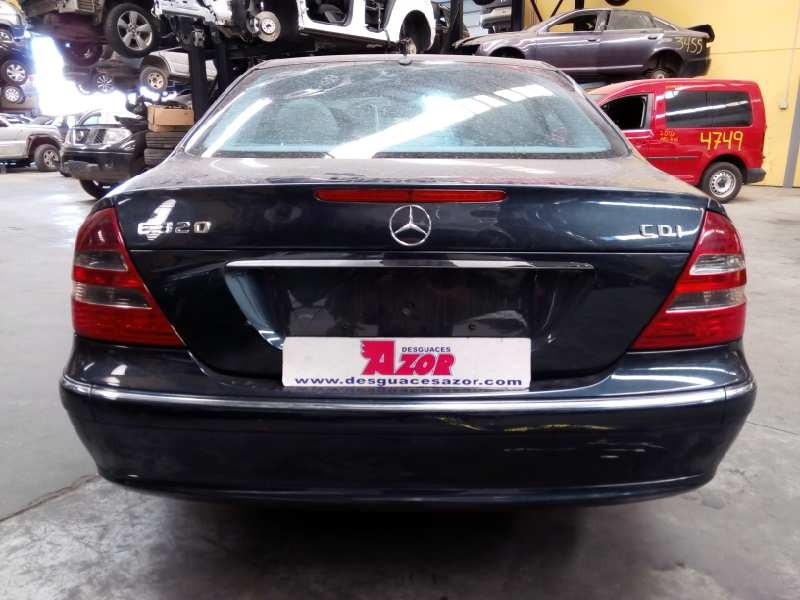 mercedes-benz clase e (w211) berlina del año 2003