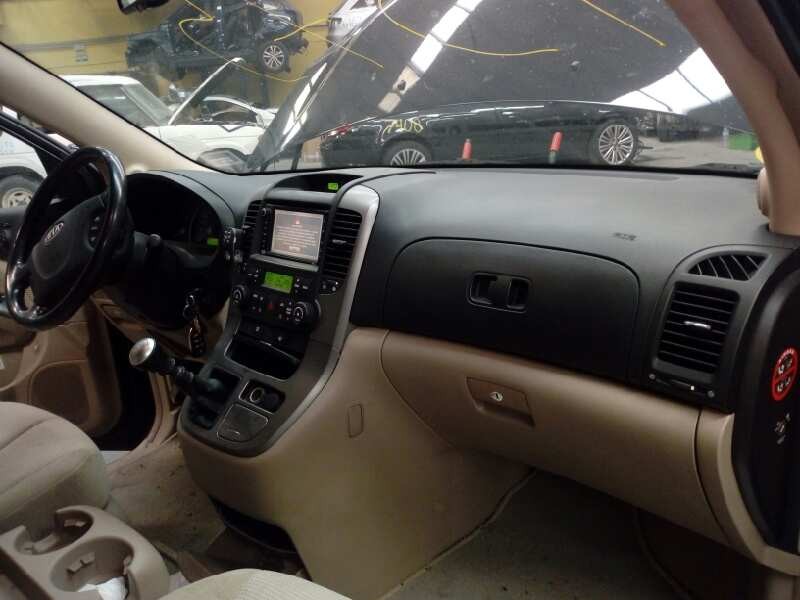 kia carnival del año 2009