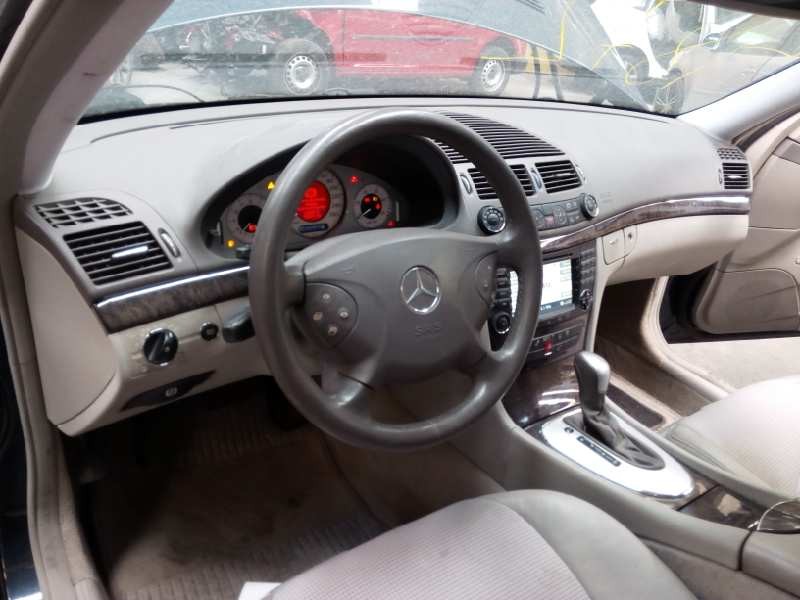 mercedes-benz clase e (w211) berlina del año 2003