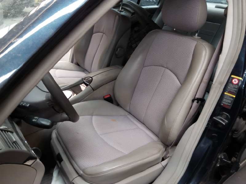 mercedes-benz clase e (w211) berlina del año 2003