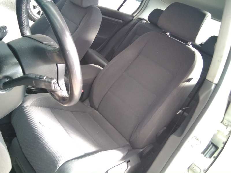 volkswagen golf v berlina (1k1) del año 2003