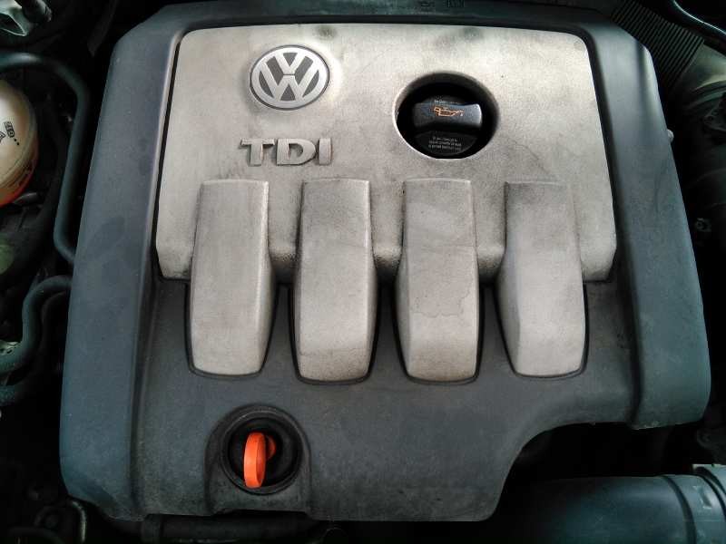 volkswagen golf v berlina (1k1) del año 2003