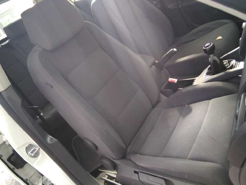 volkswagen golf v berlina (1k1) del año 2003