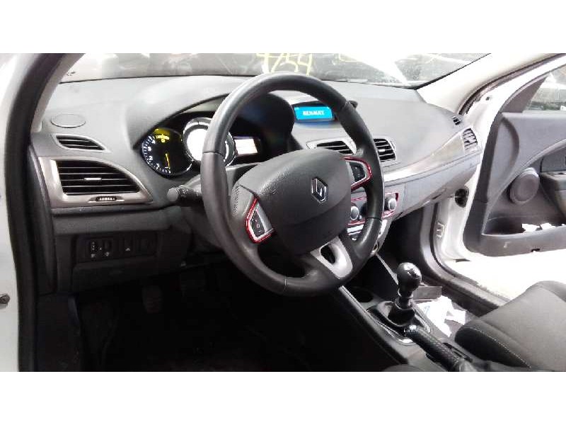 renault megane iii berlina 5 p del año 2012