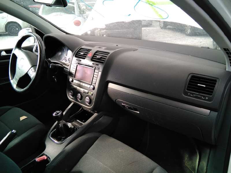 volkswagen golf v berlina (1k1) del año 2003