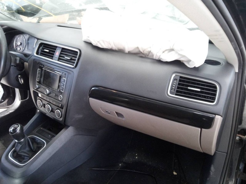volkswagen jetta (162) del año 2013